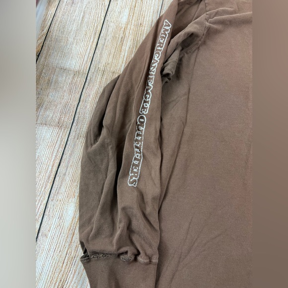 Vintage American Eagle Distressed Brown Shirt Snowboard Camp Chicks Dig Tricks - Picture 3 of 10